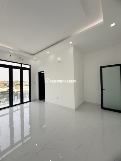 Villa vườn hiếm 6x33m ngay chợ Long Thượng – sân cực rộng, nhìn là mê. Giá full 4Ty250. SHR Hoàn Công